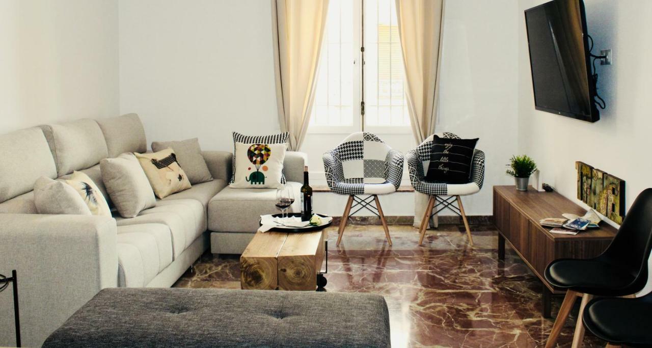 Gatu Premium Villa Aramburu, " Preferente Mayores De 25 Anos Y Familias " El Puerto de Santa María Εξωτερικό φωτογραφία
