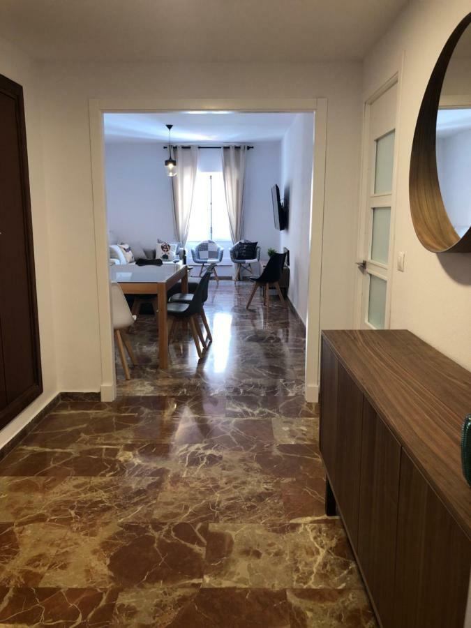 Gatu Premium Villa Aramburu, " Preferente Mayores De 25 Anos Y Familias " El Puerto de Santa María Εξωτερικό φωτογραφία